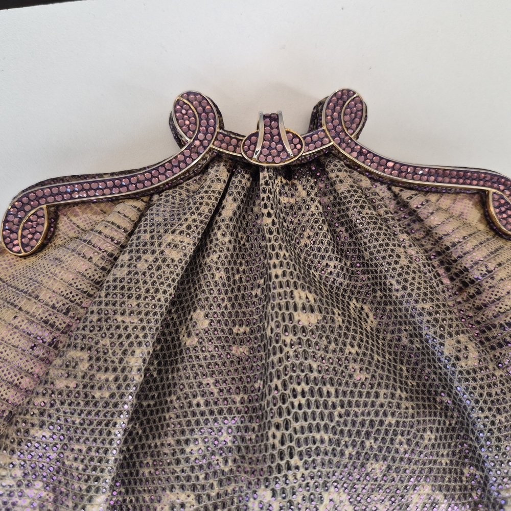 Judith Leiber Jeweled Ring Lizard Clutch Gold Chain, Signed Pocket Comb & Duster - Picture 4 of 16